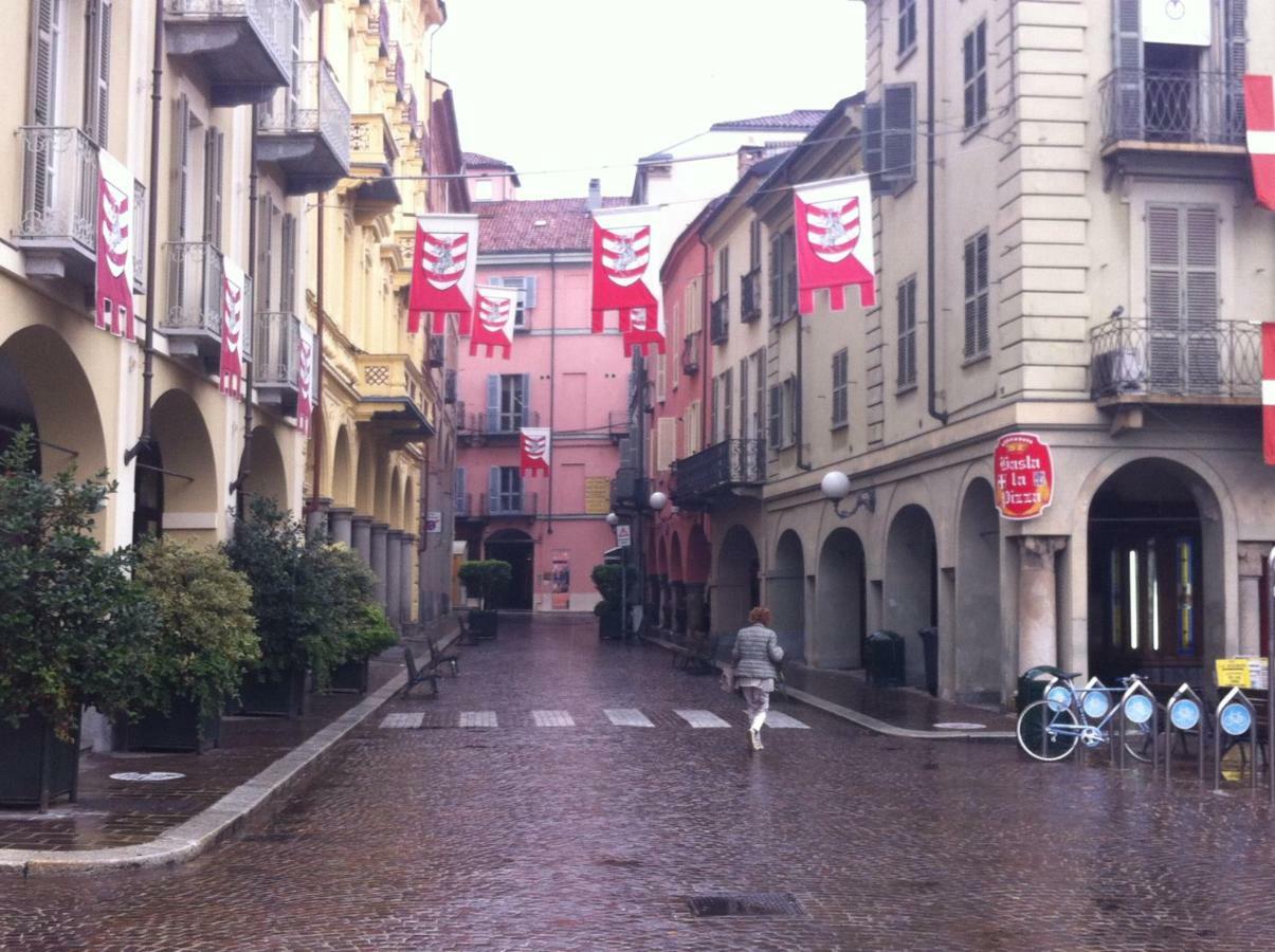 Appartamento In Centro Storico อัสตี ภายนอก รูปภาพ