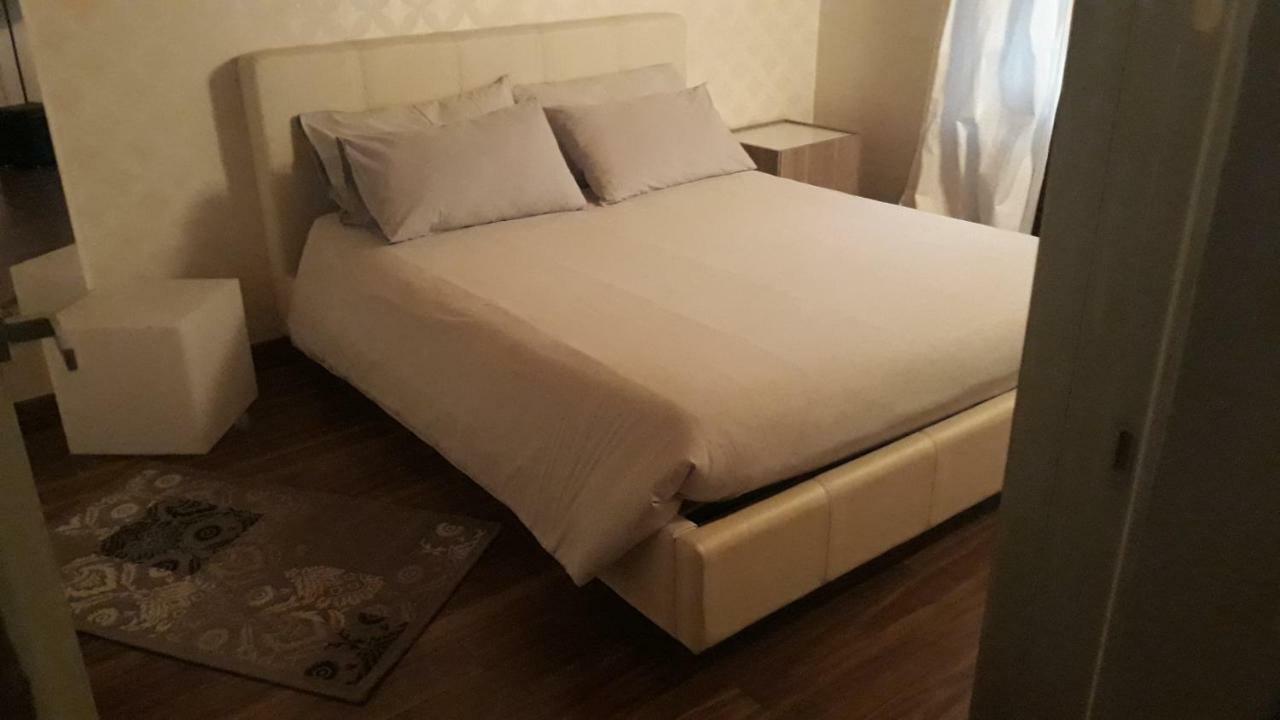 Appartamento In Centro Storico อัสตี ภายนอก รูปภาพ